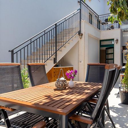 Luxury Apartments Azalea Примоштен Екстер'єр фото