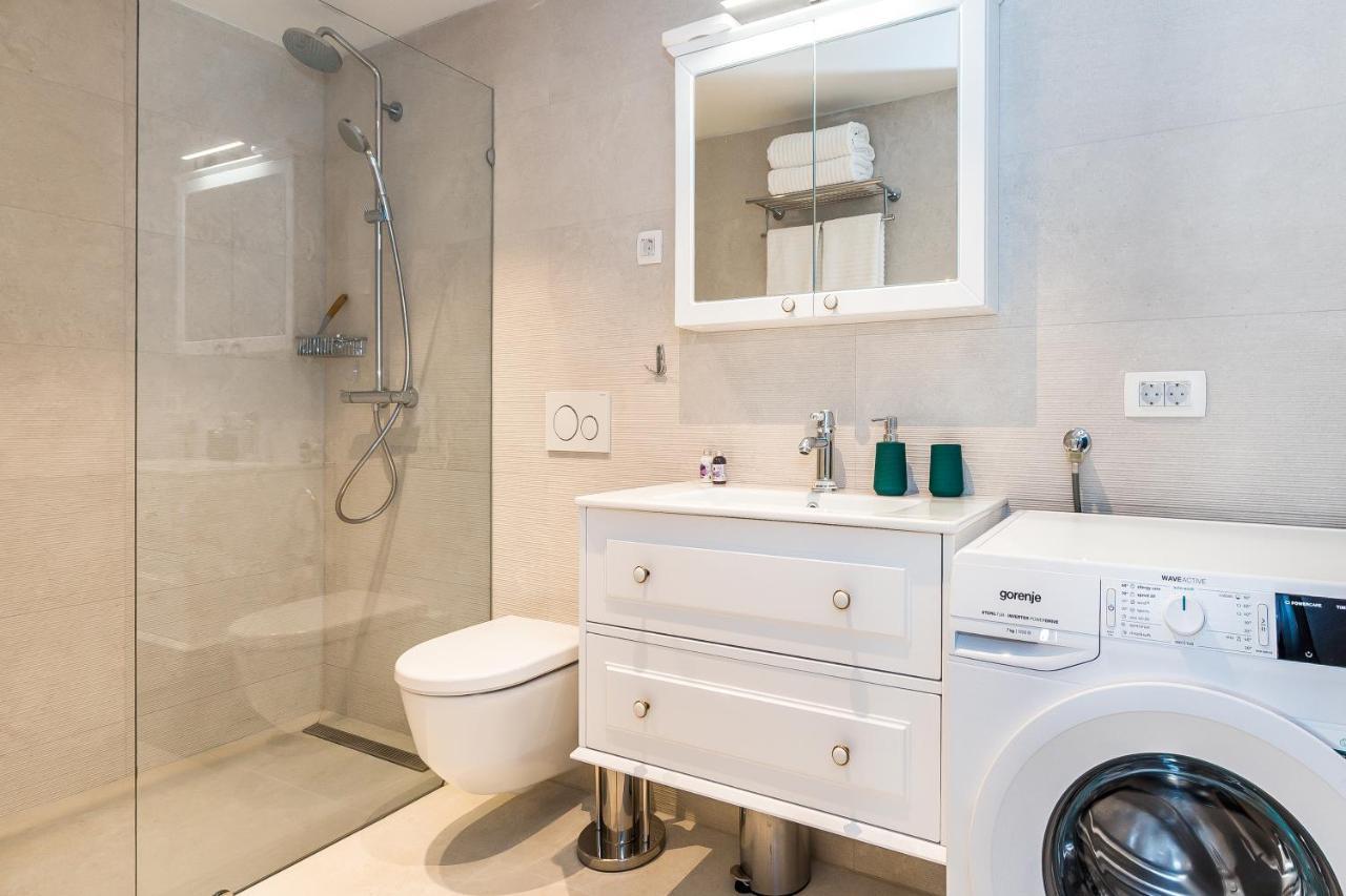 Luxury Apartments Azalea Примоштен Екстер'єр фото