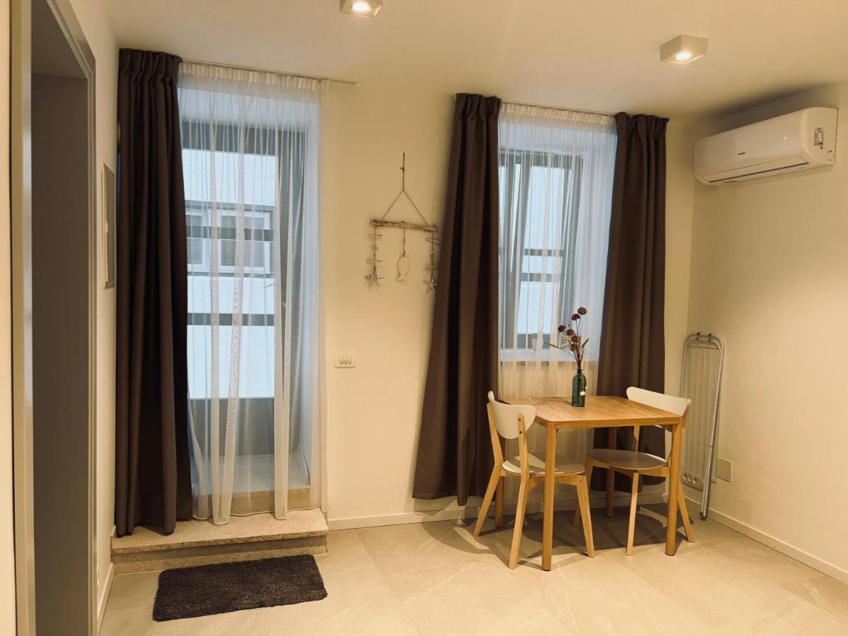Luxury Apartments Azalea Примоштен Екстер'єр фото