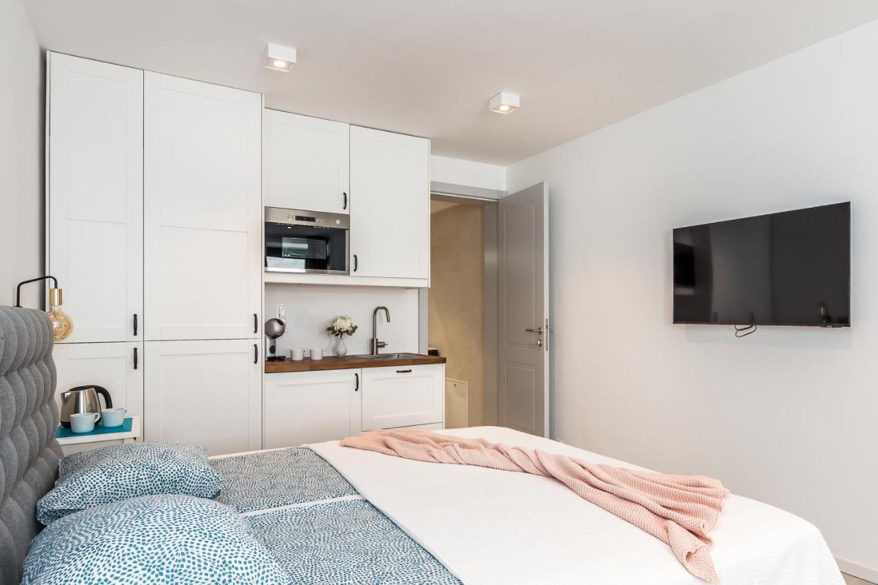 Luxury Apartments Azalea Примоштен Екстер'єр фото