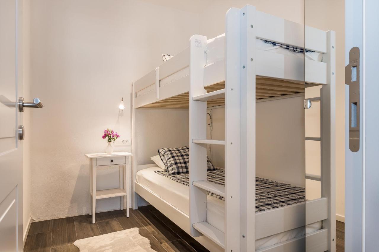 Luxury Apartments Azalea Примоштен Екстер'єр фото
