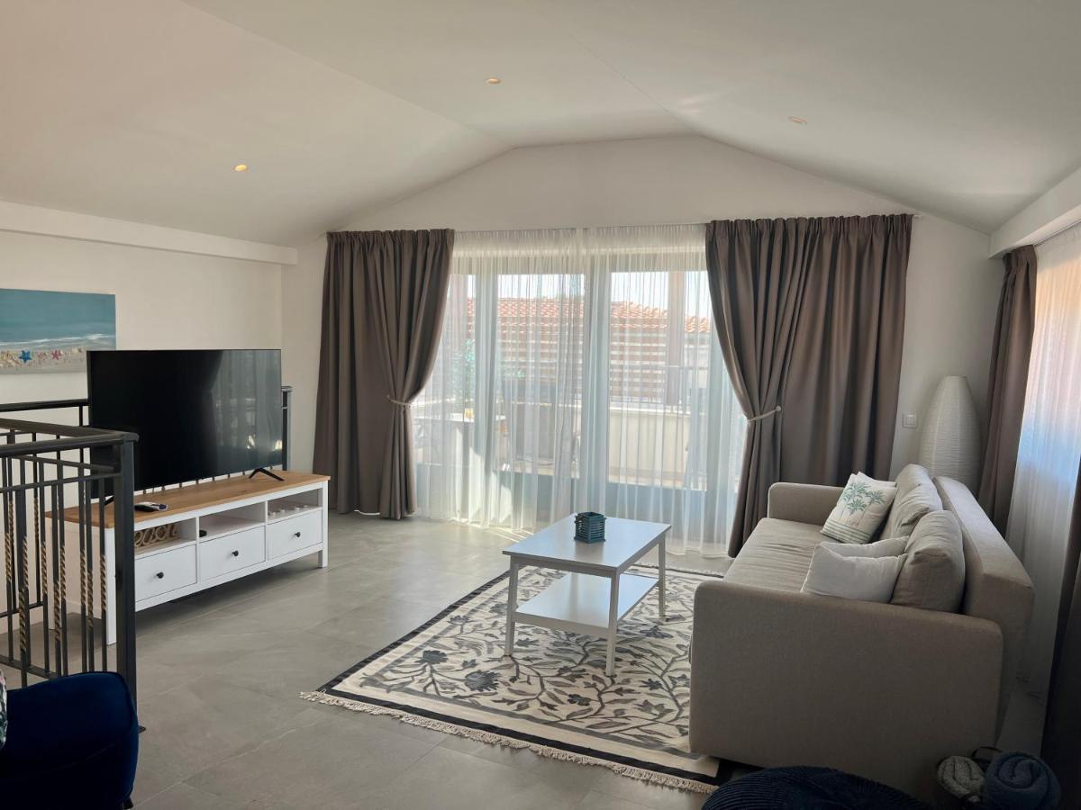 Luxury Apartments Azalea Примоштен Екстер'єр фото