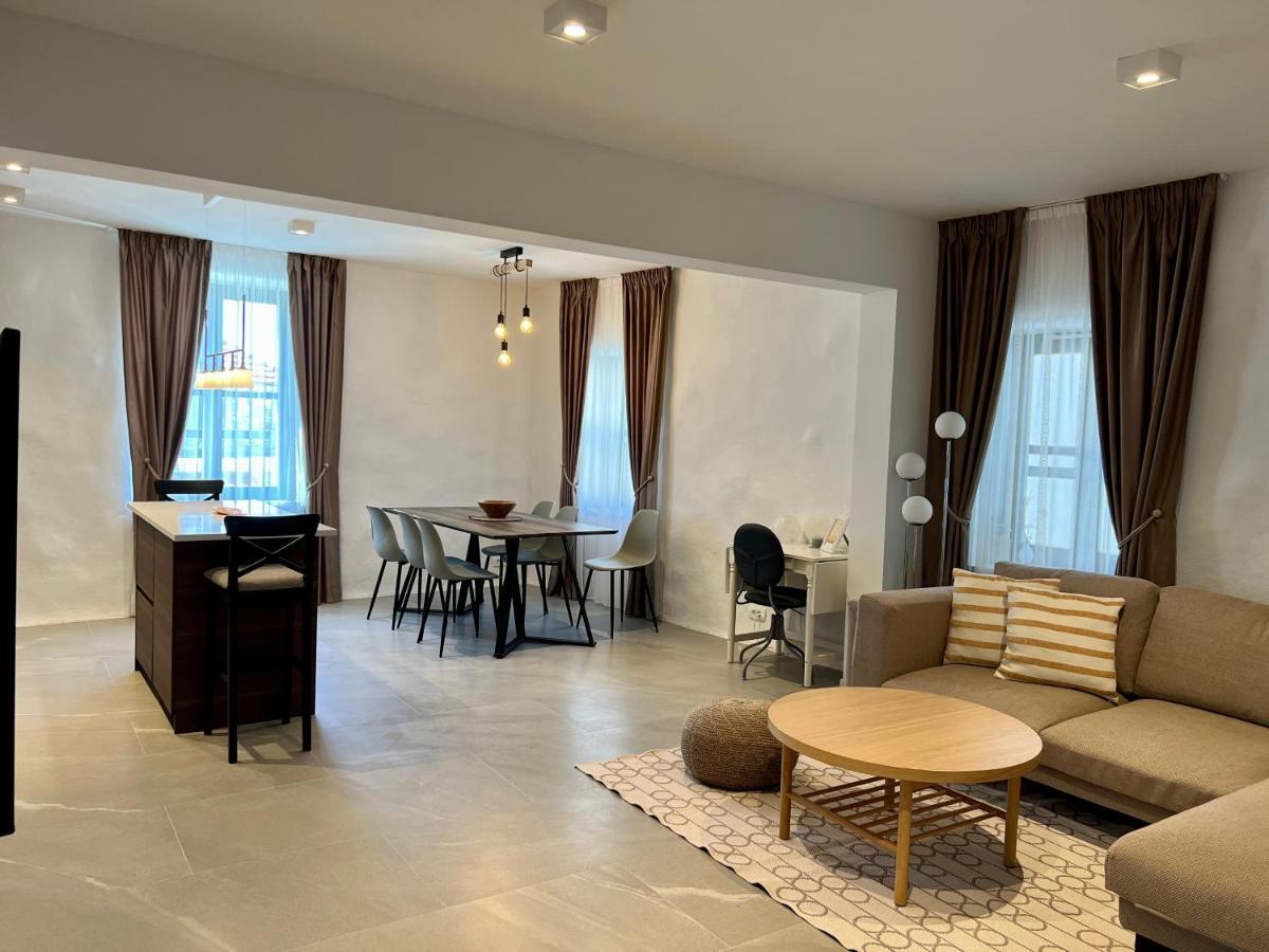 Luxury Apartments Azalea Примоштен Екстер'єр фото