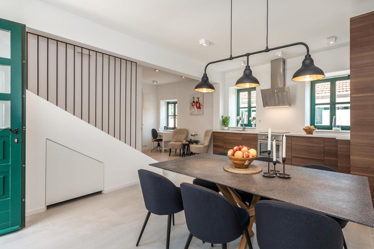 Luxury Apartments Azalea Примоштен Екстер'єр фото