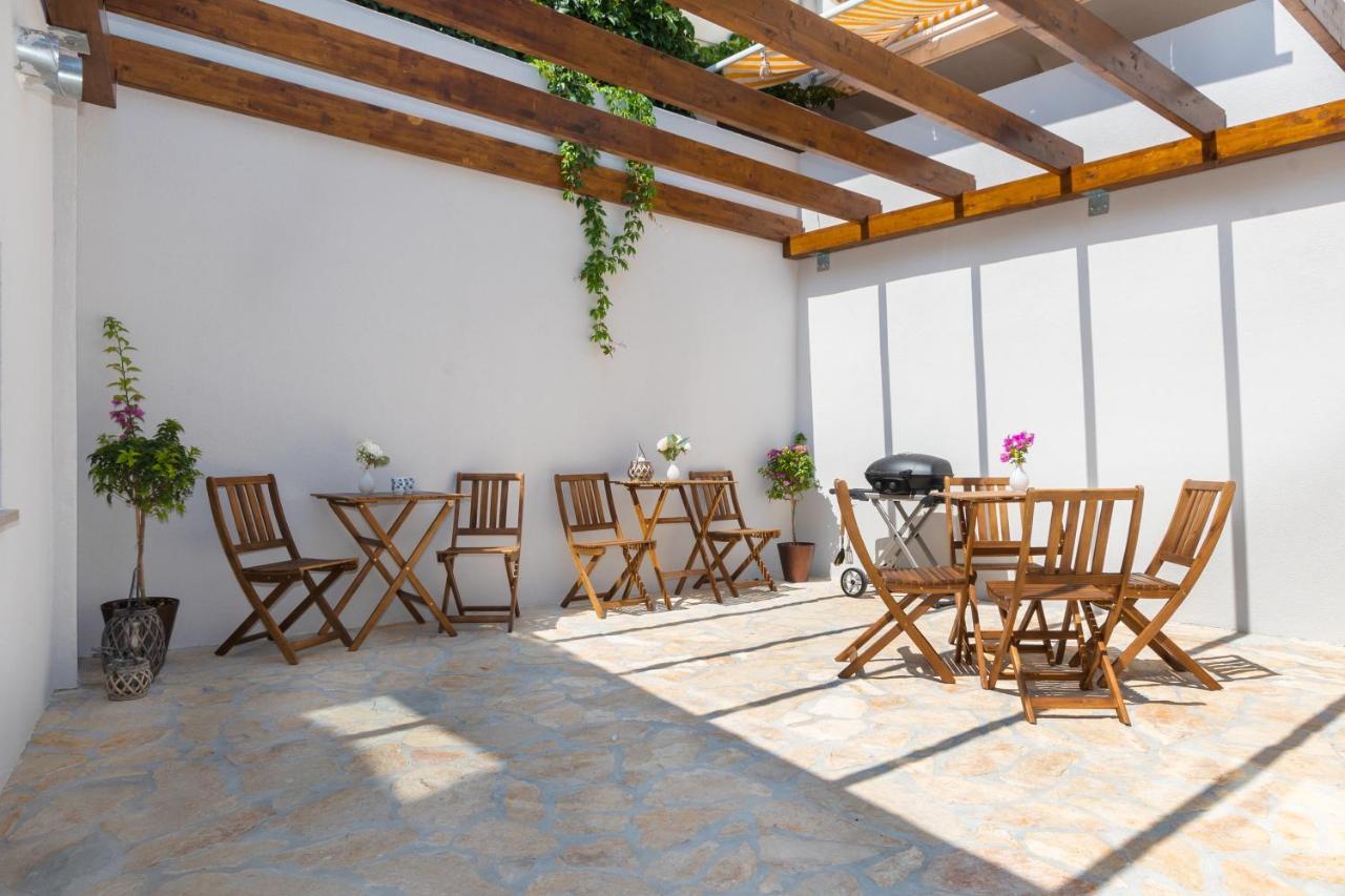 Luxury Apartments Azalea Примоштен Екстер'єр фото