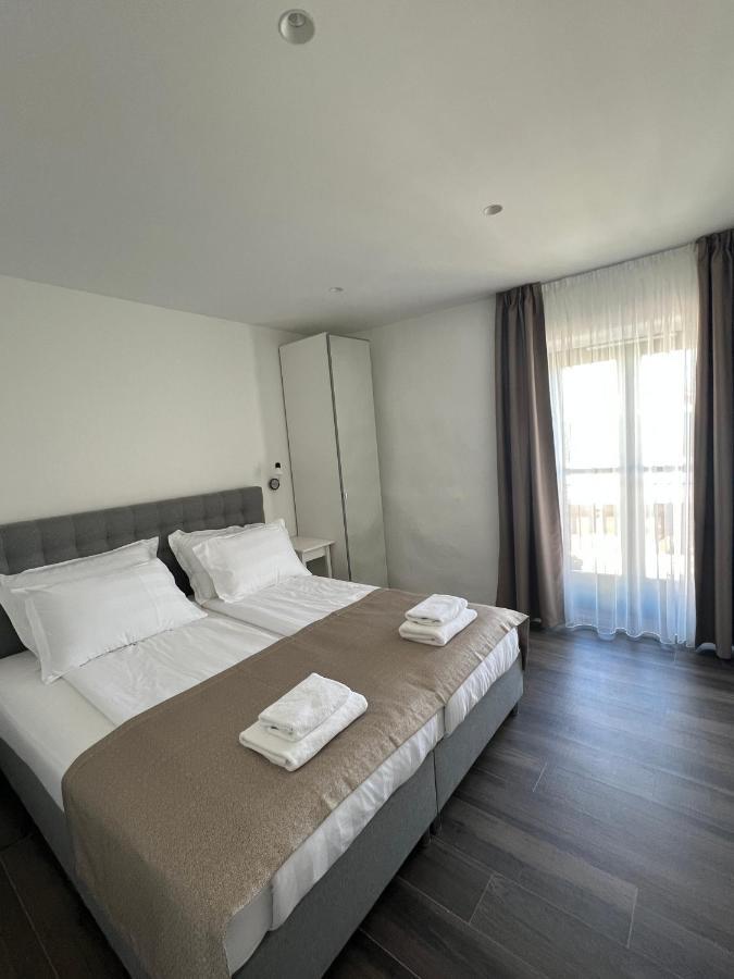 Luxury Apartments Azalea Примоштен Екстер'єр фото