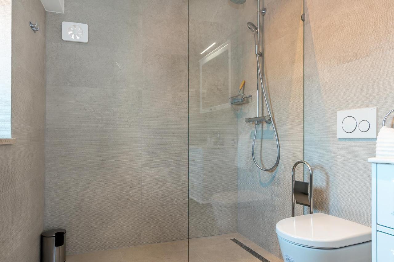 Luxury Apartments Azalea Примоштен Екстер'єр фото