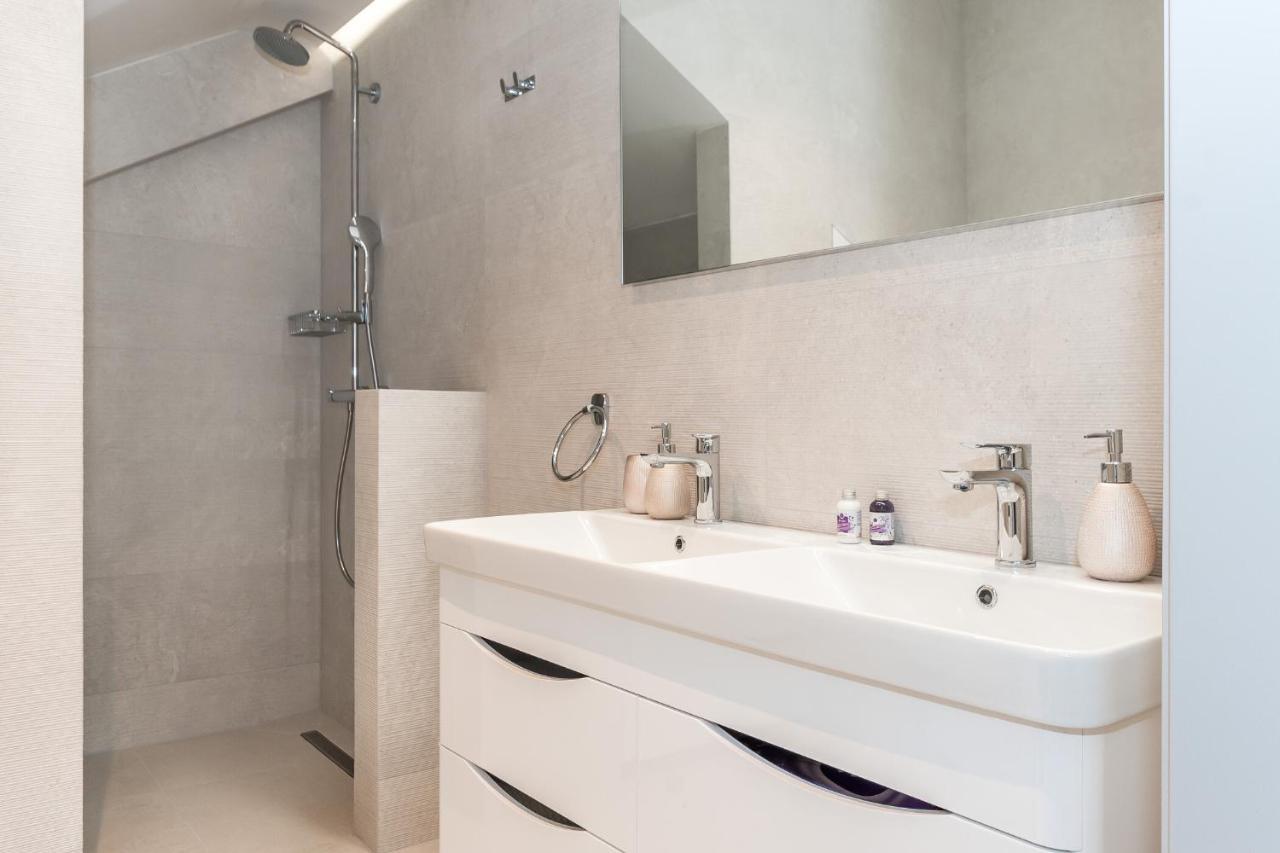 Luxury Apartments Azalea Примоштен Екстер'єр фото