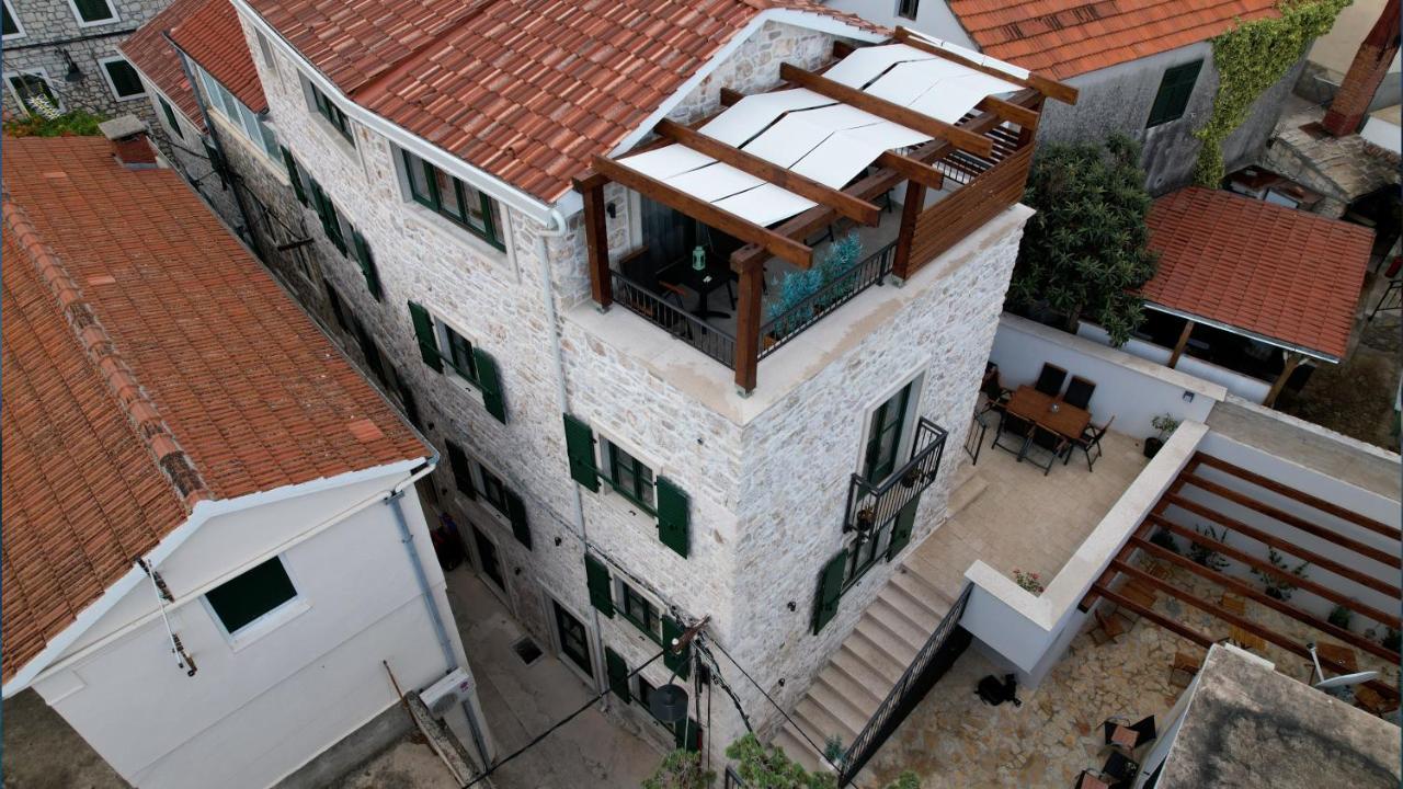 Luxury Apartments Azalea Примоштен Екстер'єр фото